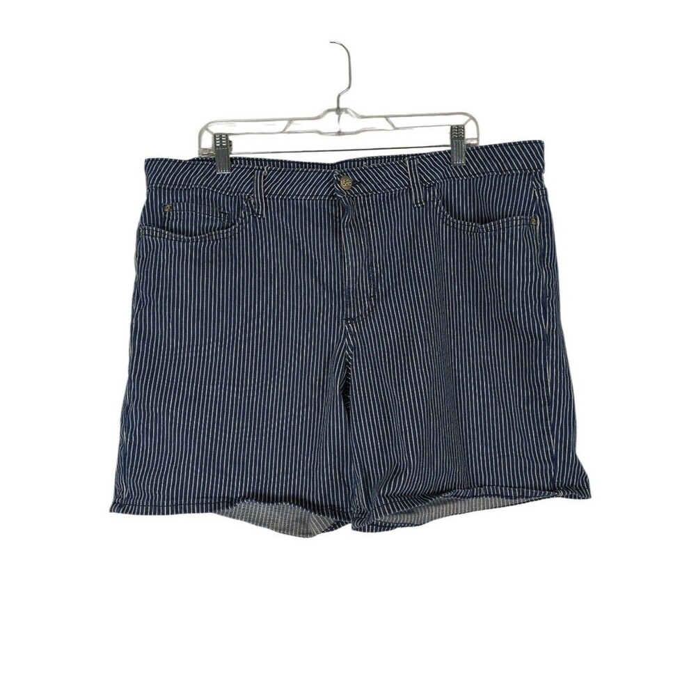 Lee Shorts Women's 18 Blue White Striped Regular Fit Mid Rise Railroad Pinstripe